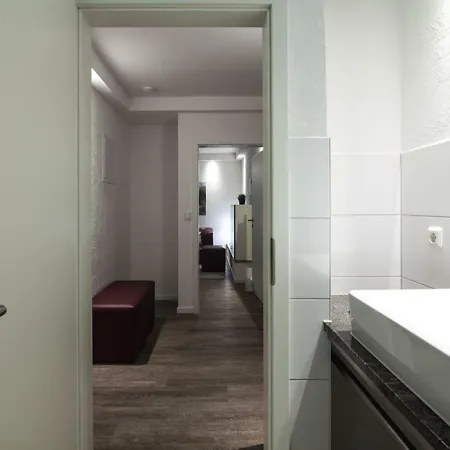 Geele Hus Nr. 3 *